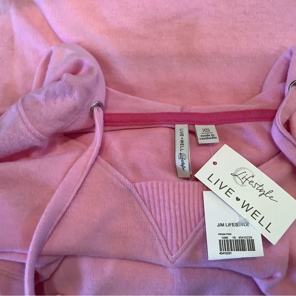 Medium pink long sleeve soft hoodie. NWT. Sz. XS - Picture 3 of 3